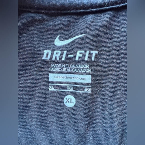 Nike Dri Fit Women’s Size XL shirt - Picture 3 of 4